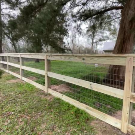 Wood fence installation in Ada, Oklahoma